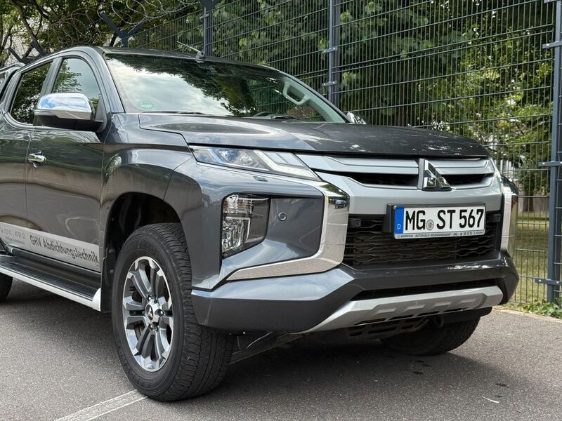 Grau Gebraucht 2022 Mitsubishi L200 Top Abholung | 31.990 € (Guter Preis) - Bild 1/4