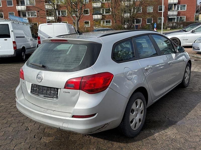 Gebraucht Opel Astra Selection 110 PS (80 kW) 2011 Silber Kombi