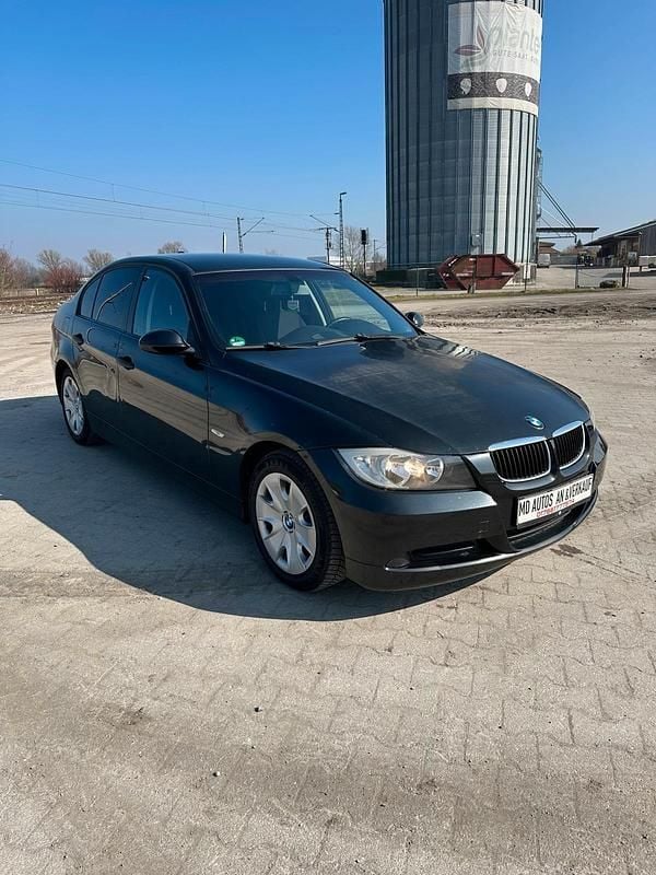 Gebraucht BMW 318 129 PS (94 kW) 2006 Schwarz Limousine
