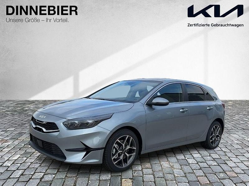 Neu Kia Ceed Platinum 140 PS (102 kW) 2025 Silber (metallic) Kleinwagen