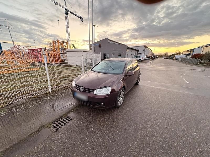 Gebraucht VW Golf V 150 PS (110 kW) 2005 Rot Kleinwagen