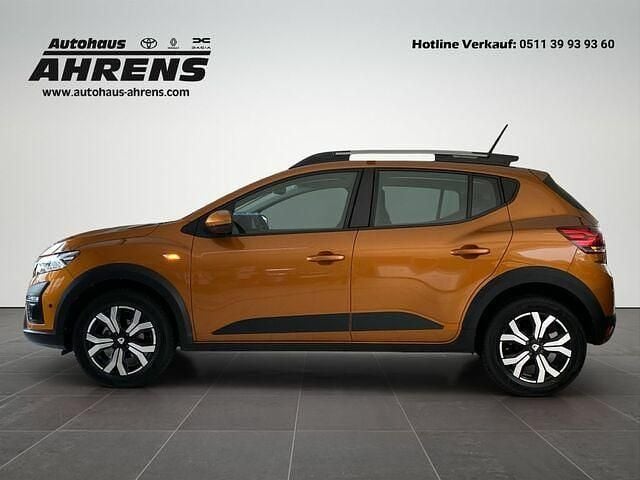 Gebraucht Dacia Sandero Comfort 91 PS (66 kW) 2022 Dunkel orange metallic (metallic) Kleinwagen
