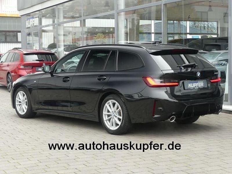 Gebraucht BMW 318 Performance 150 PS (110 kW) 2024 Blacksaphirschwarz Kombi