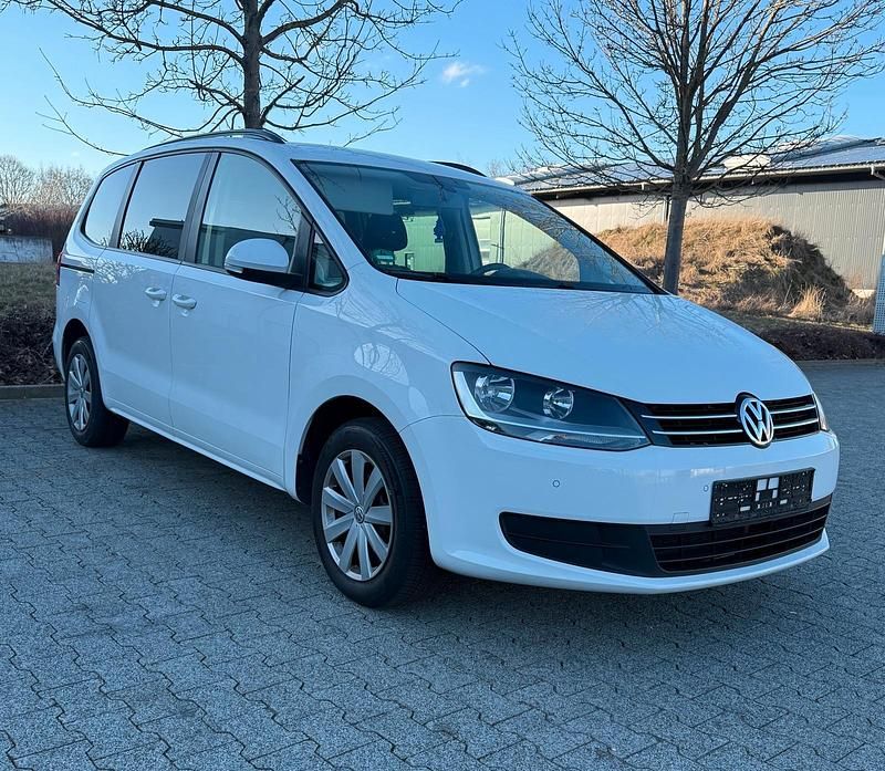 Gebraucht VW Sharan 140 PS (102 kW) 2011 Weiß Van / Kleinbus