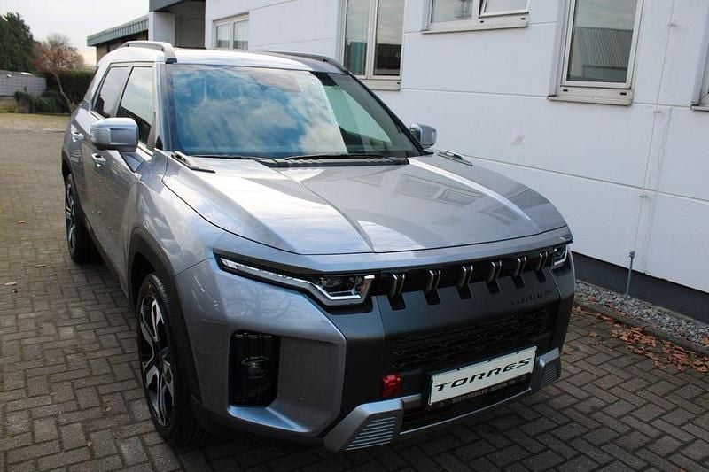 Nuova KGM Torres 204 CV (150 kW) 2025 Grigio SUV