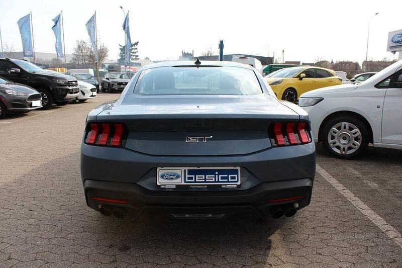 Gebraucht Ford Mustang GT Fastback 446 PS (328 kW) 2025 Vaporblau metallic Coupé