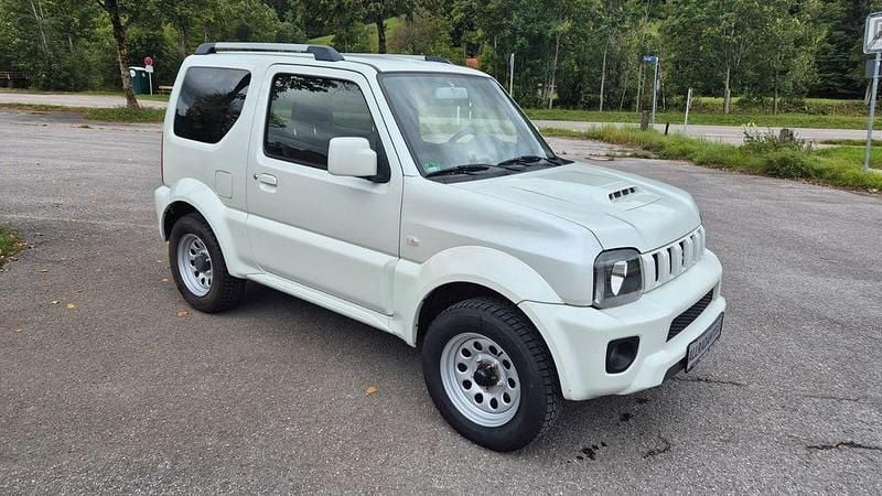 Weiß Gebraucht 2016 Suzuki Jimny Style SUV | 13.800 € (Guter Preis) - Bild 1/4