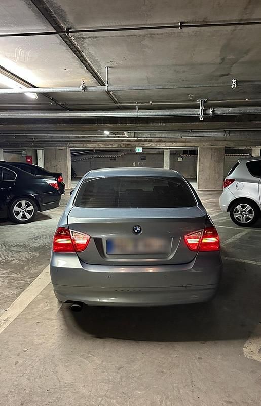 Gebraucht BMW 318 131 PS (96 kW) 2007 Andere farben Limousine