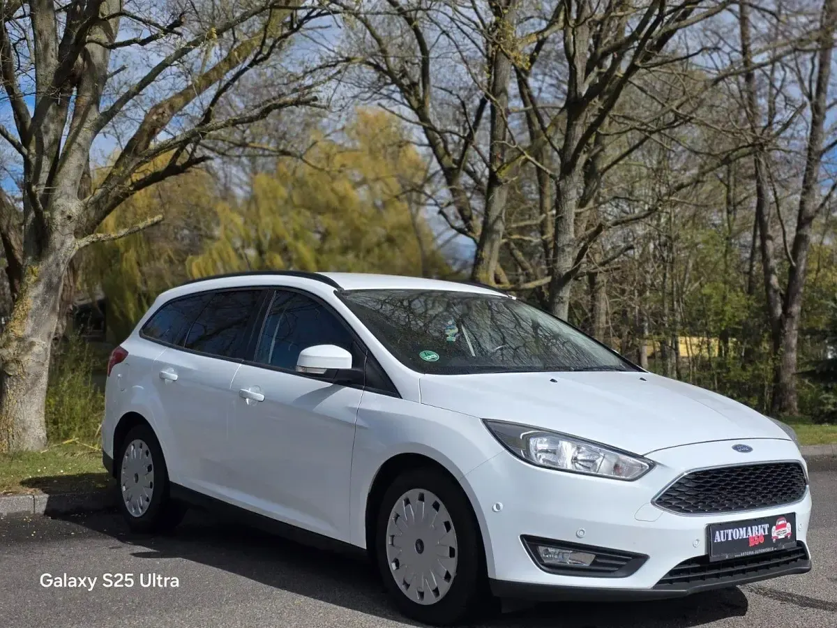 Gebraucht Ford Focus 105 PS (77 kW) 2018 Weiß Kombi