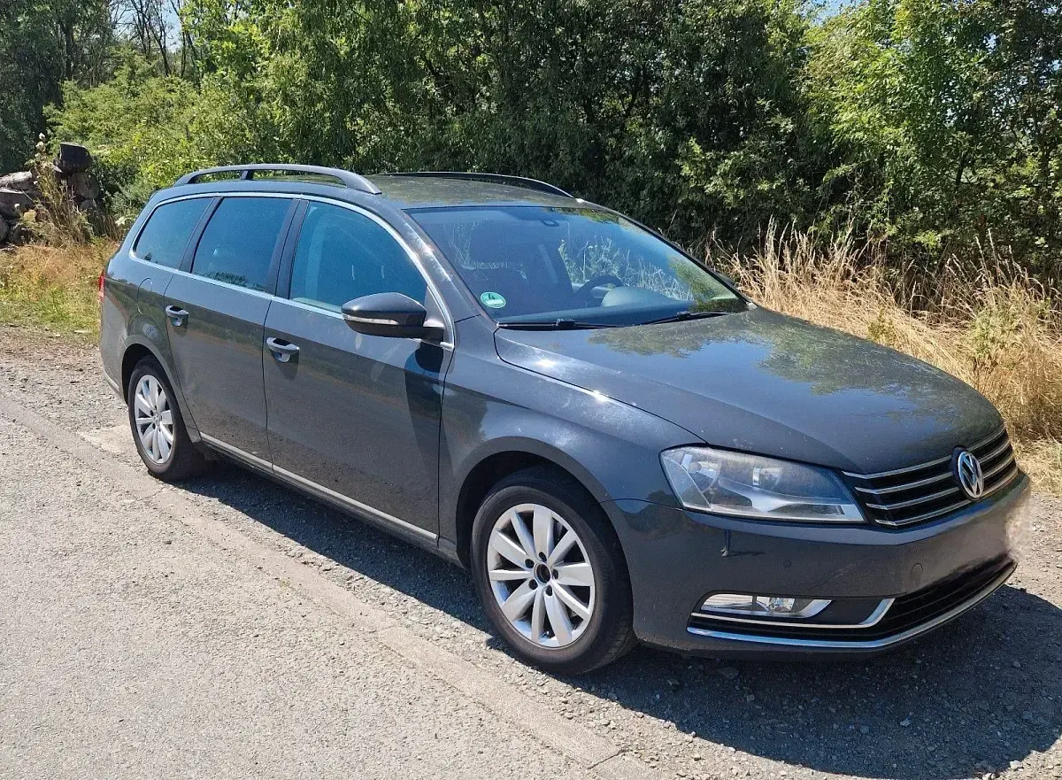 Gebraucht VW Passat Comfortline 122 PS (89 kW) 2013 Grau Kombi