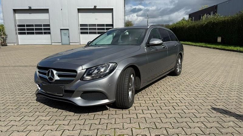 Grau Gebraucht 2014 Mercedes C220 Limousine | 13.700 € (Guter Preis) - Bild 1/4