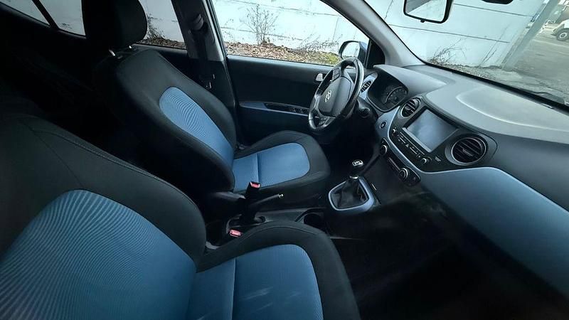 Gebraucht Hyundai i10 Style 87 PS (63 kW) 2018 Blau Kleinwagen