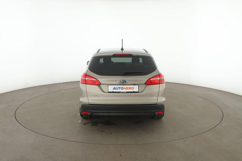 Gebraucht Ford Focus Titanium 120 PS (88 kW) 2017 Grau Kombi