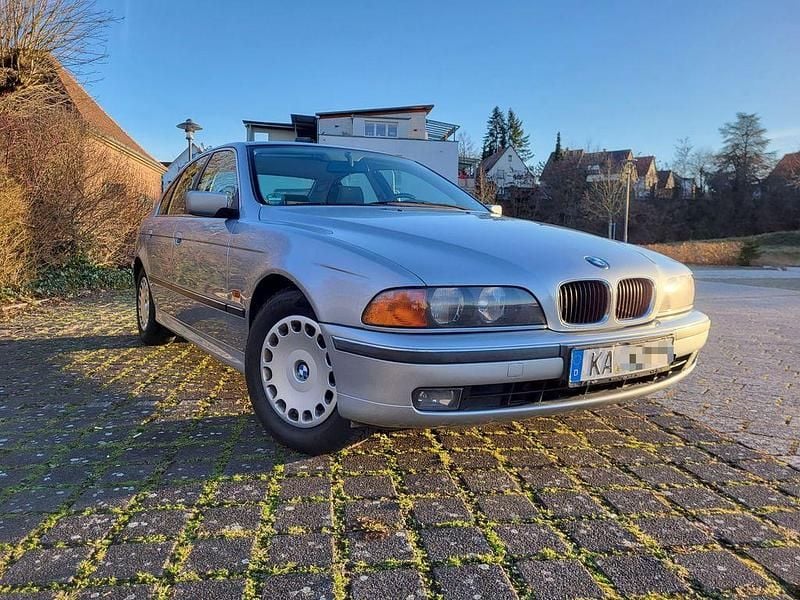 Silber Gebraucht 1997 BMW 523 Limousine | 4.000 € (Fairer Preis) - Bild 1/4
