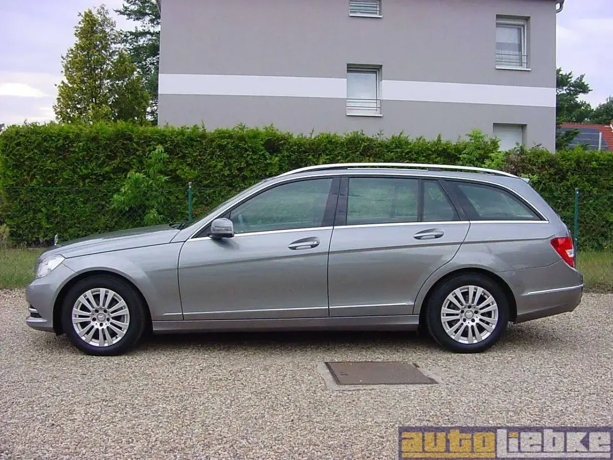 Gebraucht Mercedes C180 156 PS (114 kW) 2013 Palladiumsilbermetallic Kombi