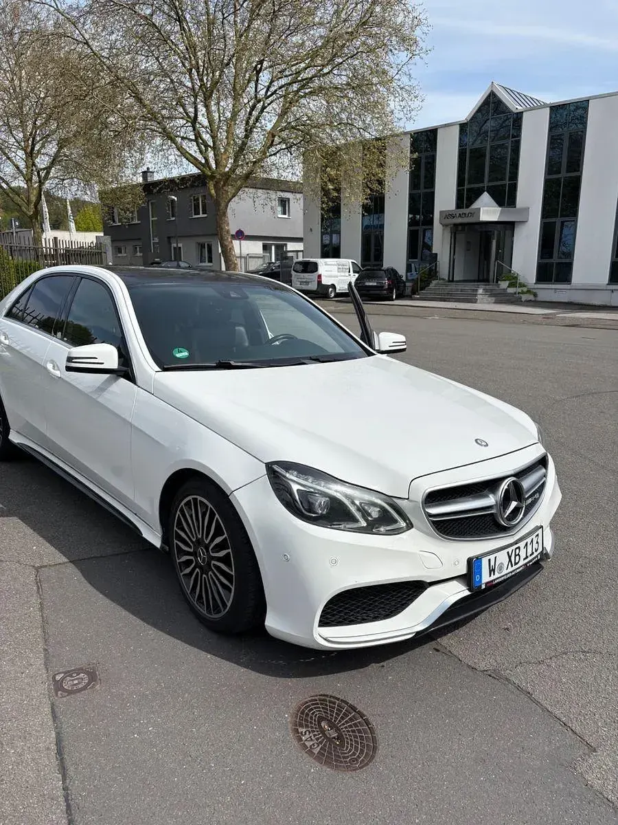 Second-hand Mercedes E200 AMG 136 CP (100 kW) 2015 Negru Berlinǎ