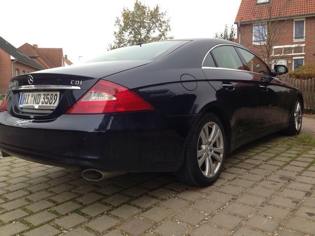Gebraucht Mercedes CLS320 305 PS (224 kW) 2006 Blau Coupé