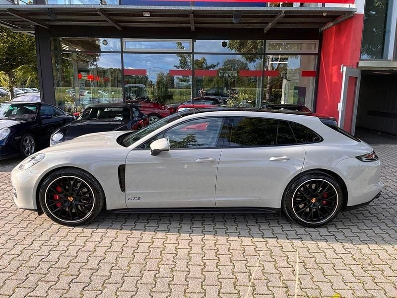 Grau (racetrackgrey/kreide/crayon/chal) Gebraucht 2020 Porsche Panamera Sport Turismo Limousine | 79.500 € (Guter Preis) - Bild 1/4