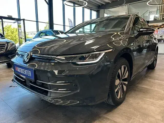 Gebraucht VW Golf VIII 116 PS (85 kW) 2025 Grau Limousine