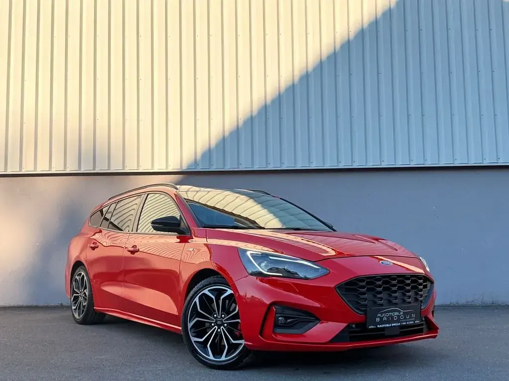 Gebraucht Ford Focus ST-Line 182 PS (133 kW) 2019 Rot Limousine