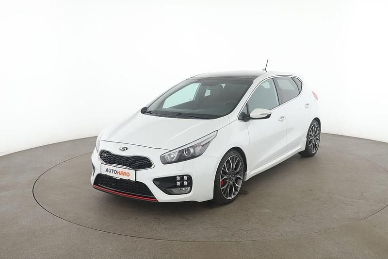 Weiß Gebraucht 2015 Kia Ceed GT-Track Limousine | 12.460 € (Etwas zu teuer) - Bild 1/3