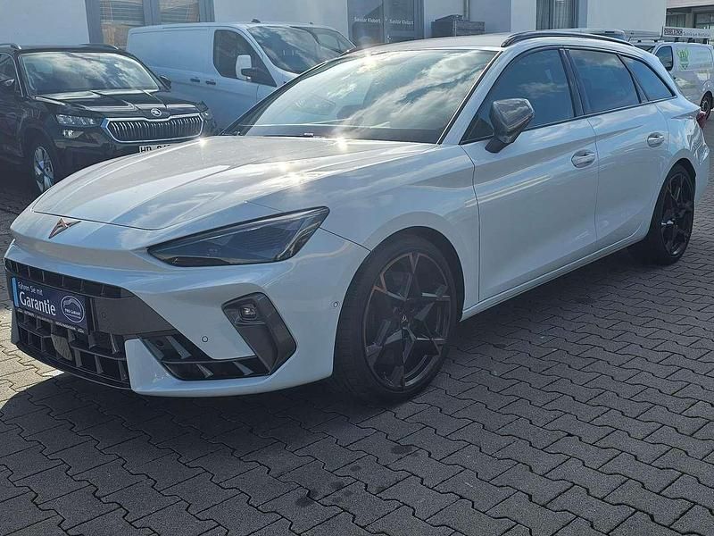 Gebraucht Cupra Leon VZ 333 PS (244 kW) 2025 "nevada" weiss Kombi