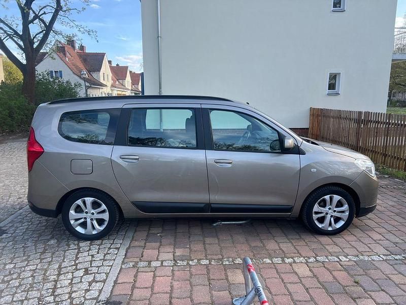 Gebraucht Dacia Lodgy 107 PS (78 kW) 2013 Braun Van / Kleinbus