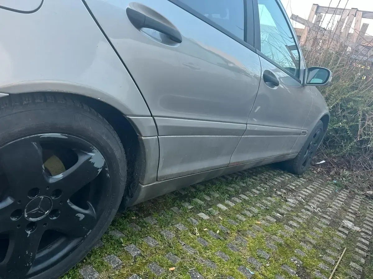 Gebraucht Mercedes C180 2004 Grau Limousine