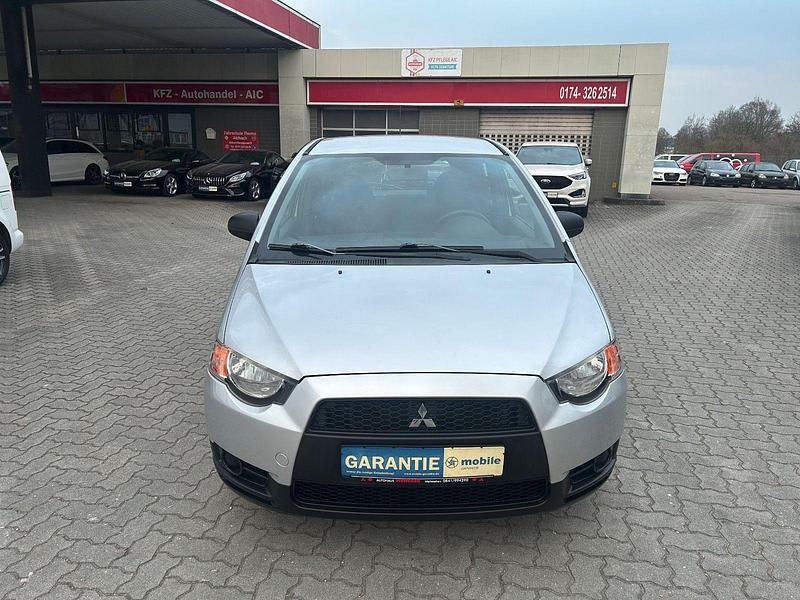 Gebraucht Mitsubishi Colt Inform 95 PS (69 kW) 2009 Silber Kleinwagen