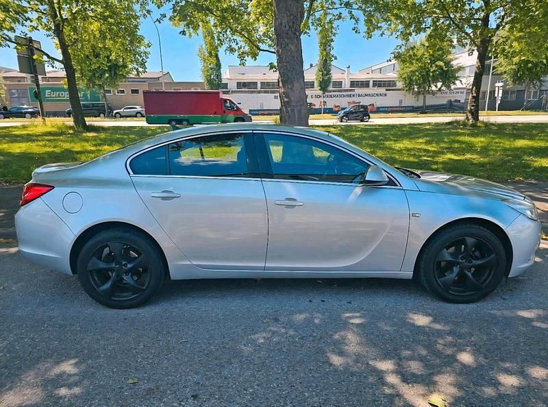 Gebraucht Opel Insignia Edition 131 PS (96 kW) 2008 Silber Limousine