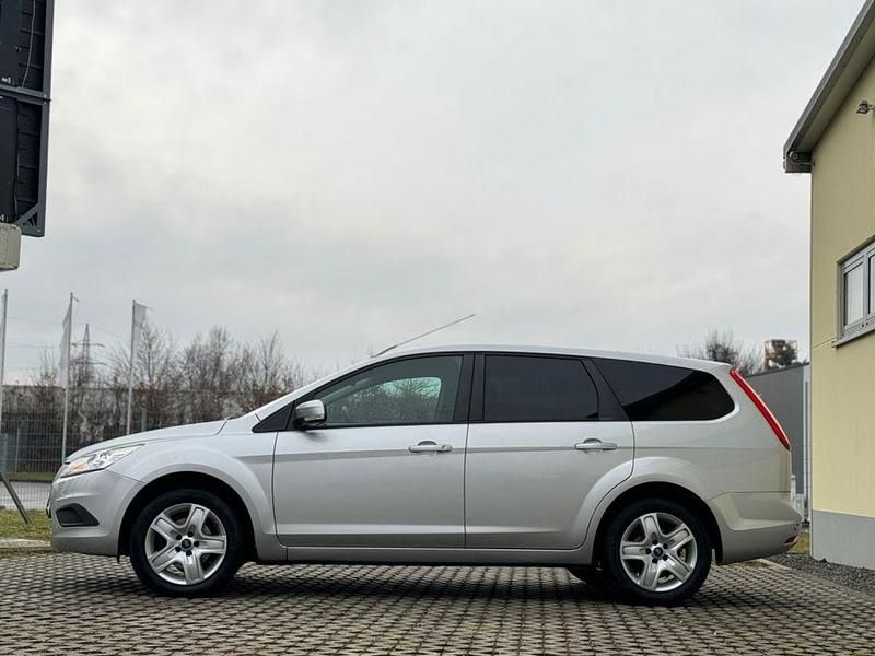 Gebraucht Ford Focus Style 101 PS (74 kW) 2010 Silber Limousine