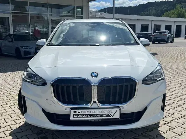 Gebraucht BMW 220 Active Tourer 170 PS (125 kW) 2025 Weiss Van / Kleinbus