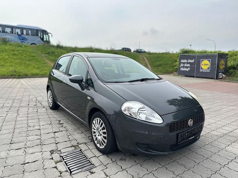 Grau Gebraucht 2009 Fiat Punto Kleinwagen | 1.290 € (Superpreis) - Bild 1/4