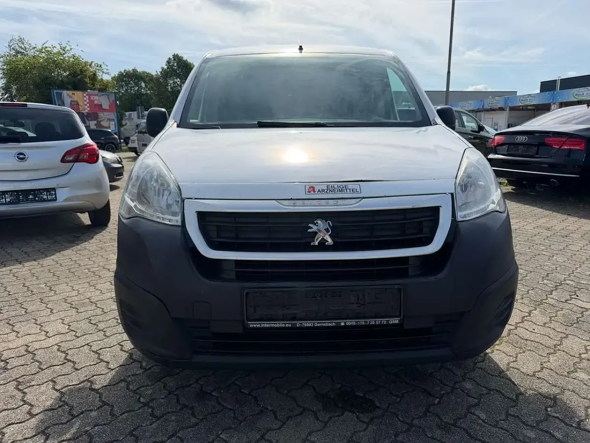 Gebraucht Peugeot Partner Premium 75 PS (55 kW) 2017 Lack weiss banquise Van / Kleinbus