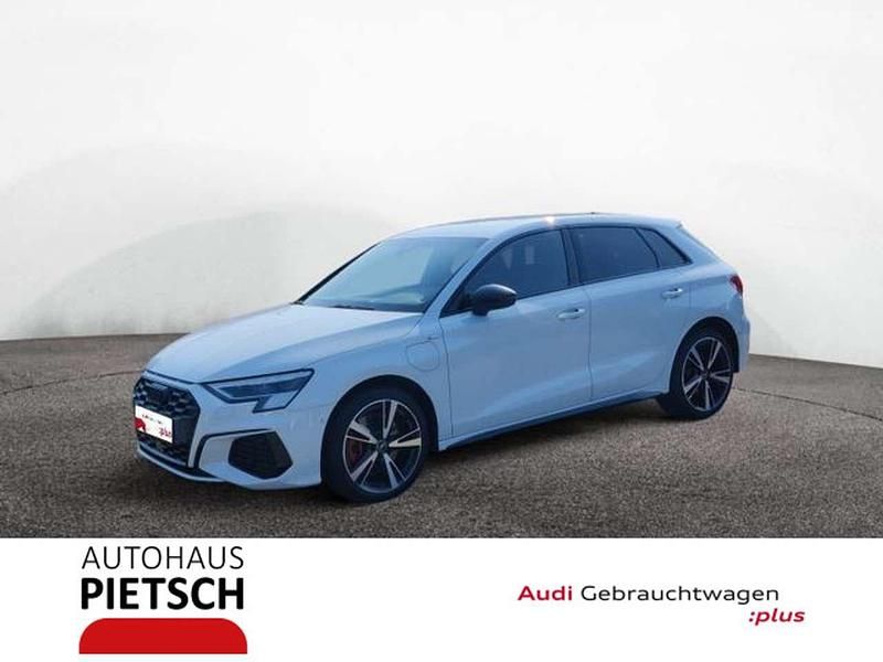 Gletscherweiß metallic Gebraucht 2022 Audi A3 e-tron S-Line Kleinwagen | 26.490 € (Etwas zu teuer) - Bild 1/4