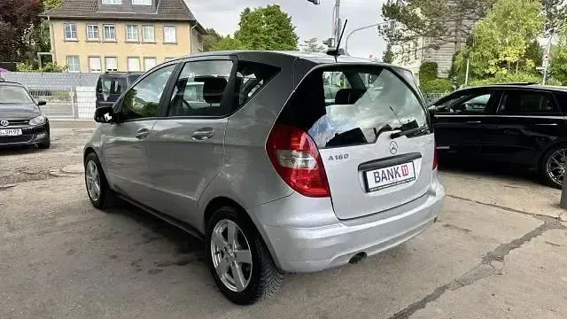 Używany Mercedes A160 82 KM (60 kW) 2008 Srebrny Sedan/Limuzyna