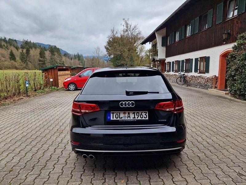 Gebraucht Audi A3 Sport 184 PS (135 kW) 2020 Schwarz Limousine