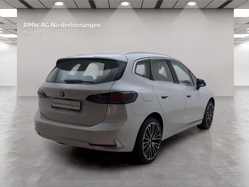Gebraucht BMW 223 Active Tourer Luxury Line 204 PS (150 kW) 2022 Weiß Van / Kleinbus