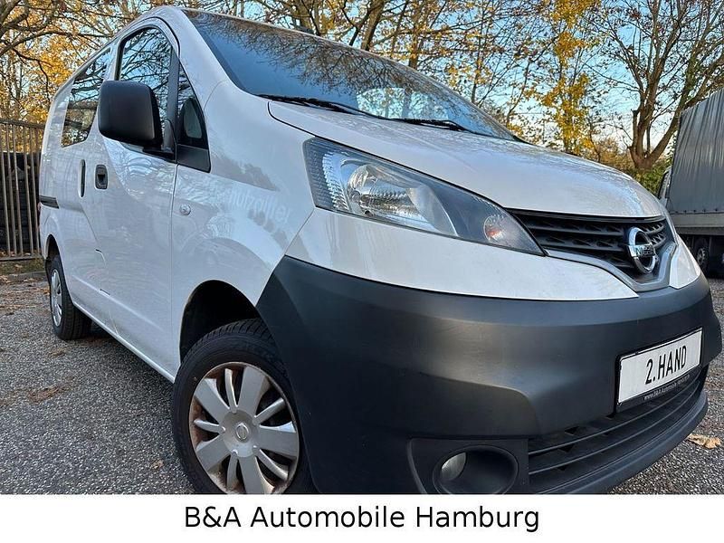 Weiß Gebraucht 2016 Nissan NV200 Comfort Van / Kleinbus | 9.800 € (Fairer Preis) - Bild 1/4
