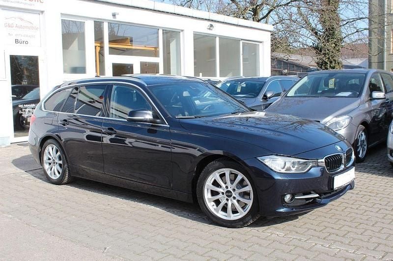 Gebraucht BMW 330 Sport Line 258 PS (189 kW) 2013 Blau Kombi