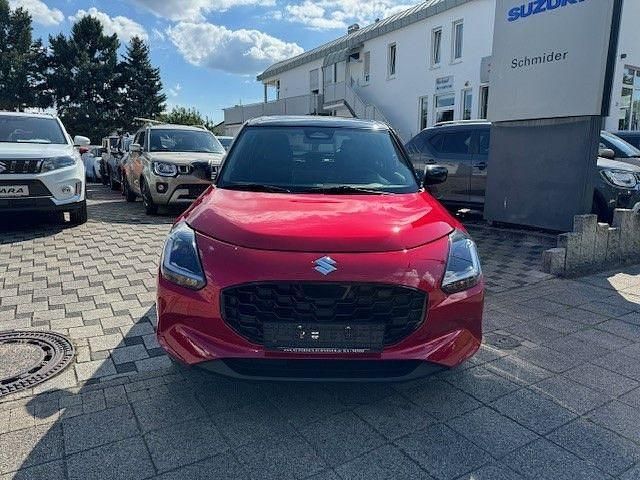 Neu Suzuki Swift Comfort 82 PS (60 kW) 2025 Rot Limousine