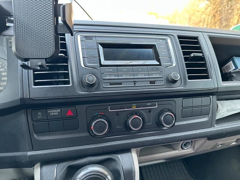 Gebraucht VW Transporter 114 PS (83 kW) 2017 Weiß Van