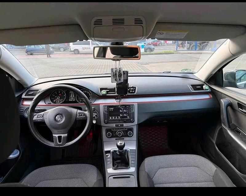 Gebraucht VW Passat 160 PS (117 kW) 2011 Grau Limousine