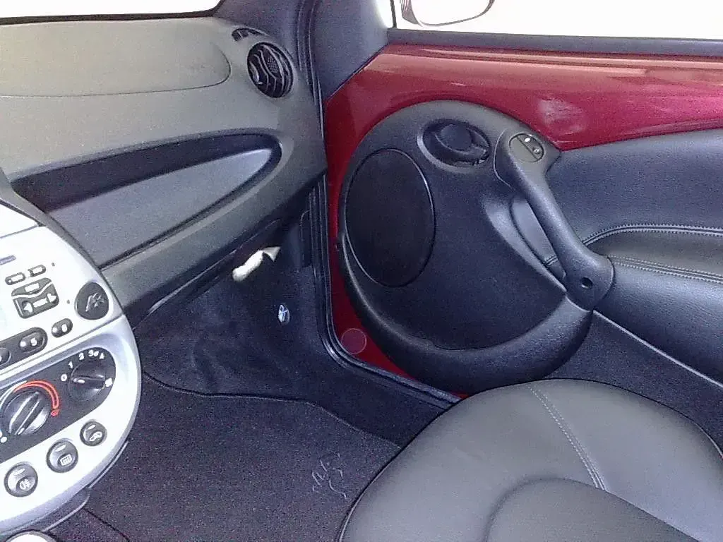 Gebraucht Ford Ka 69 PS (50 kW) 2005 Rot Kleinwagen