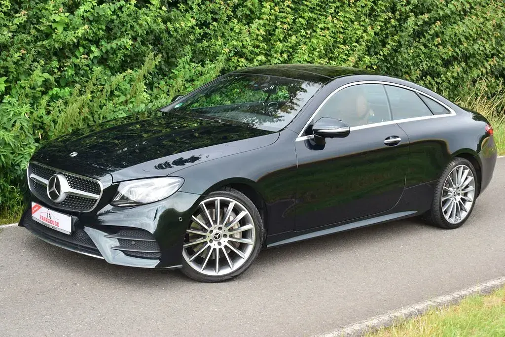 Gebraucht Mercedes E400 AMG 333 PS (244 kW) 2018 Grün Coupé