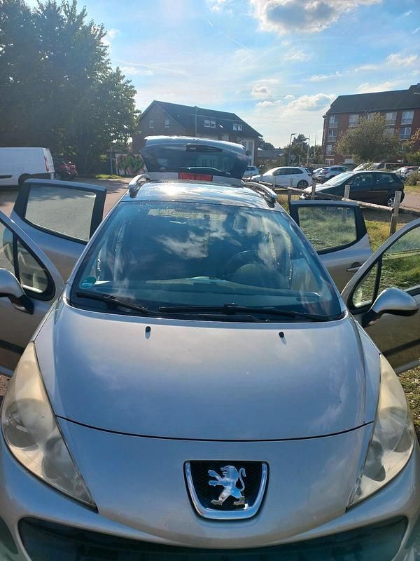 Silber Gebraucht 2008 Peugeot 207 Kombi | 1.900 € - Bild 1/4