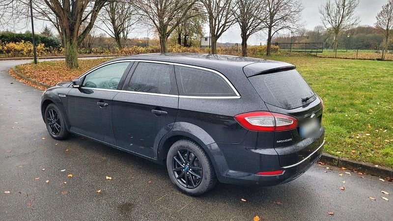 Gebraucht Ford Mondeo Titanium 163 PS (119 kW) 2010 Schwarz Kombi