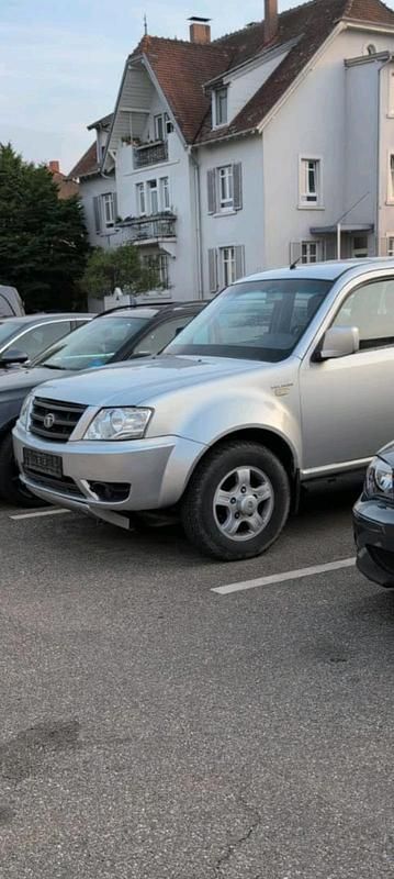 Silber Gebraucht 2010 Tata Xenon SUV | 7.777 € - Bild 1/4