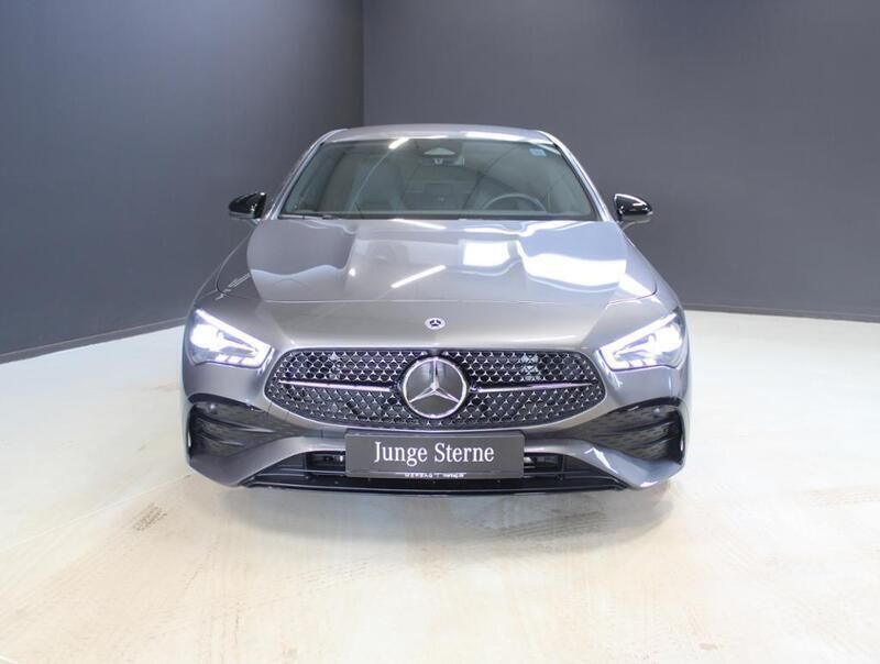 Gebraucht Mercedes CLA200 Premium 163 PS (119 kW) 2023 Metalliclack mountaingrau Coupé