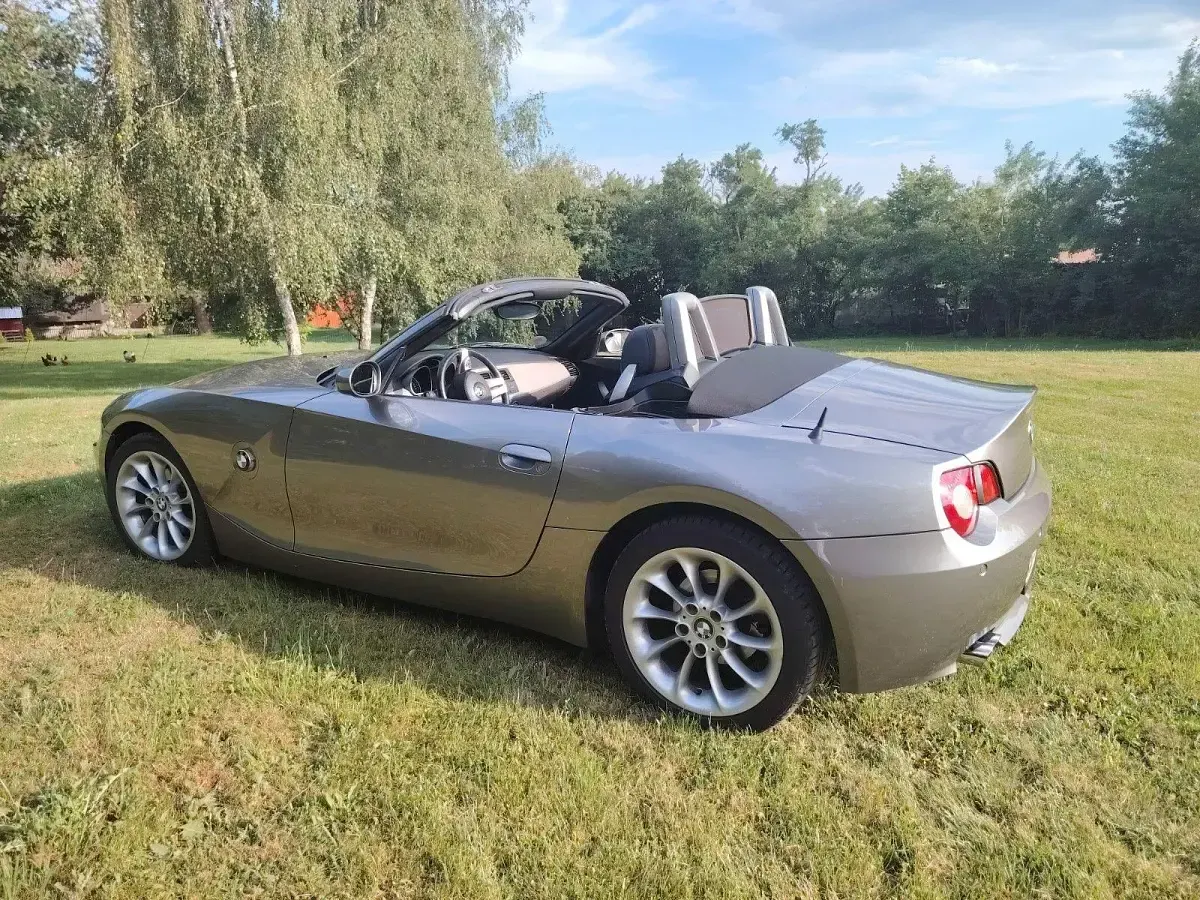 Gebraucht BMW Z4 Sport Line 170 PS (125 kW) 2005 Grau Cabrio